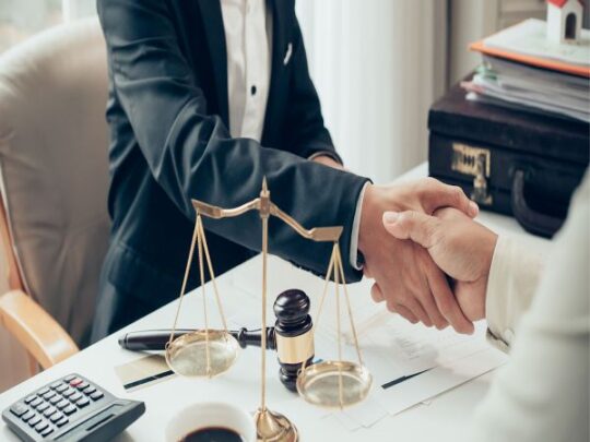 Chương Trình Học Đại Học Từ Xa Luật Kinh Tế 4 Đối tượng tuyển sinh