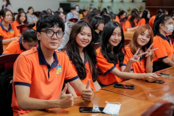 Điểm Chuẩn Đại Học Công Nghệ TPHCM 2022 Đầy Đủ Và Chính Xác 4 ĐIỂM CHUẨN ĐẠI HỌC CÔNG NGHỆ TPHCM 2022