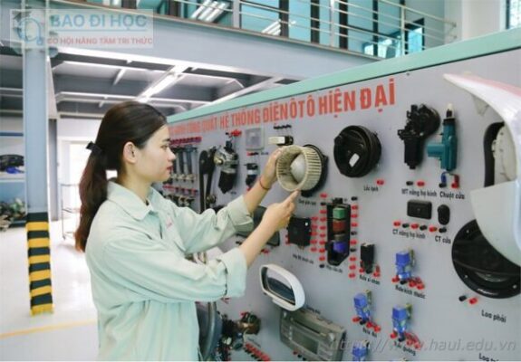 Đại Học Từ Xa Ngành Công Nghệ Ô Tô Và Thông TIn Cần Biết 18 Đại Học Từ Xa Ngành Công Nghệ Ô Tô Và Thông TIn Cần Biết