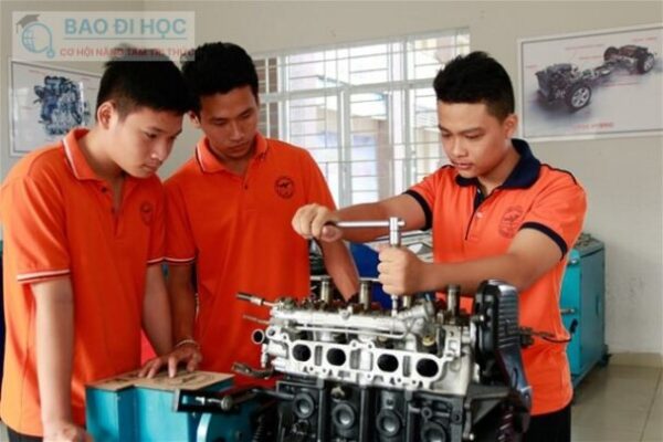 Cao Đẳng Từ Xa Ngành Công Nghệ Ô Tô Có Những Gì ? 3 Cao Đẳng Từ Xa Ngành Công Nghệ Ô Tô Có Những Gì ?