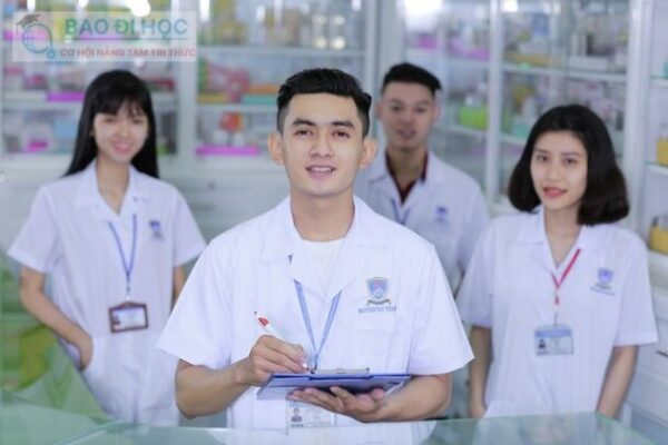 Học Đại Học Từ Xa Ngành Dược Và Những Điều Cần Biết ? 12 Cơ hội việc làm ngành Dược hệ Đại học từ xa