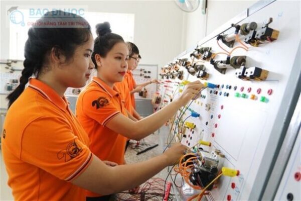 Trung Cấp Từ Xa Ngành Điện Và Những Thông Tin Cần Biết? 7 Trung Cấp Từ Xa Ngành Điện Và Những Thông Tin Cần Biết?